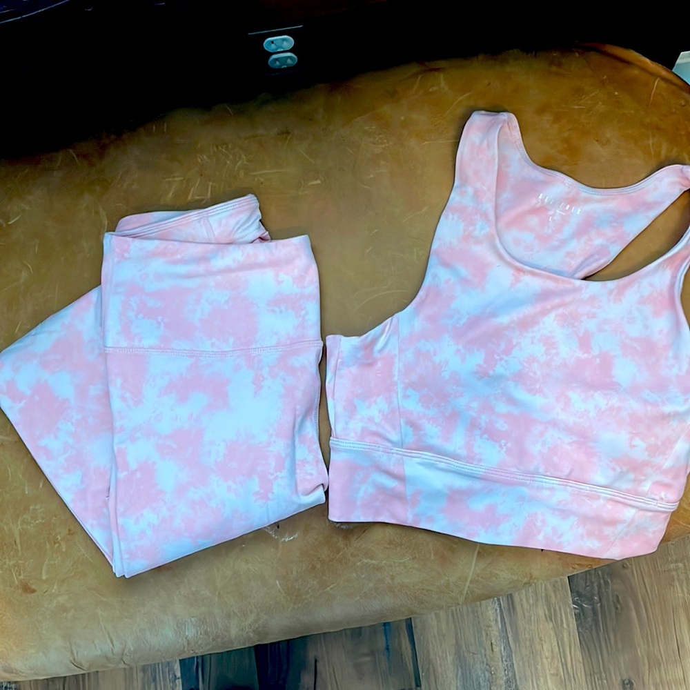 Allfenix leggings and sports bra